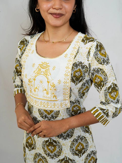 White And Yellow Shade Kurti With Pant - view 3